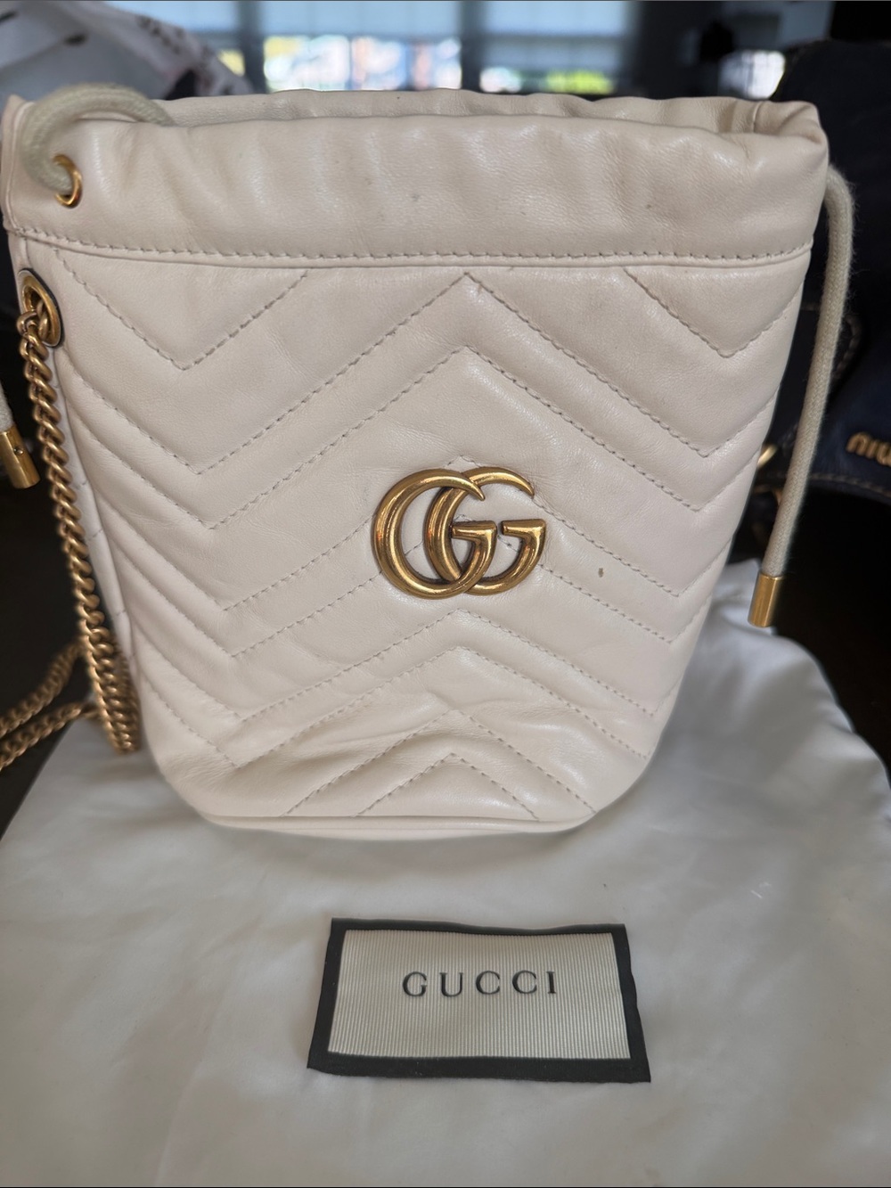 AUTHENTIC GUCCI BUCKET BAG - Picture 8 of 8